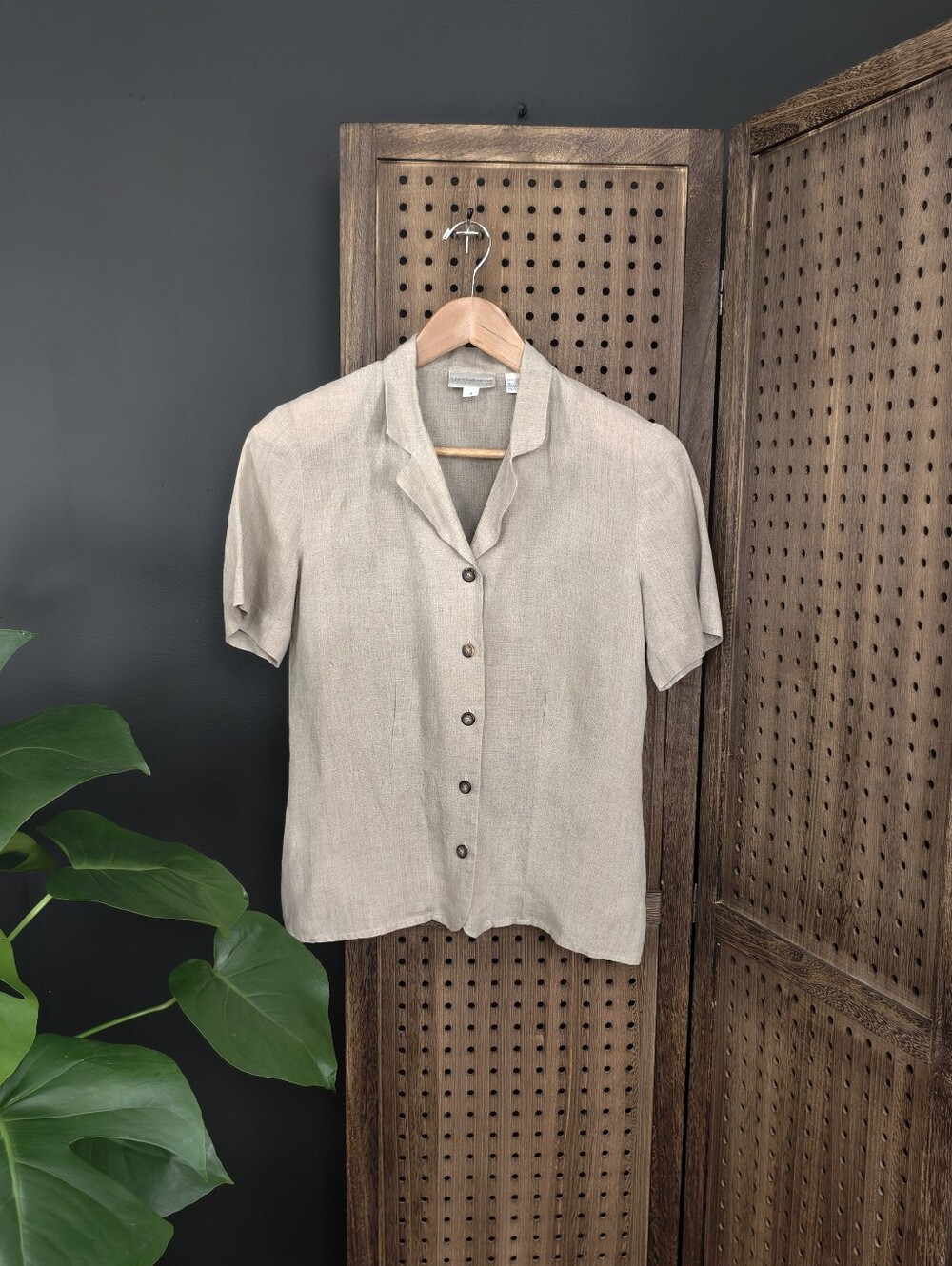 Vintage Linen Beige Short Sleeve Button-Up Shirt